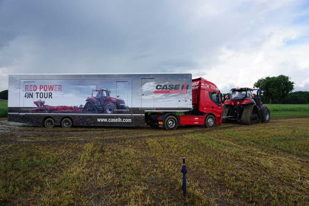 ein Truck mit der Aufschrift: Red Power On Tour